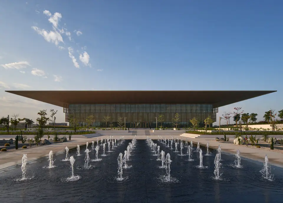 Foster + Partners: image from the official Solaya brochure